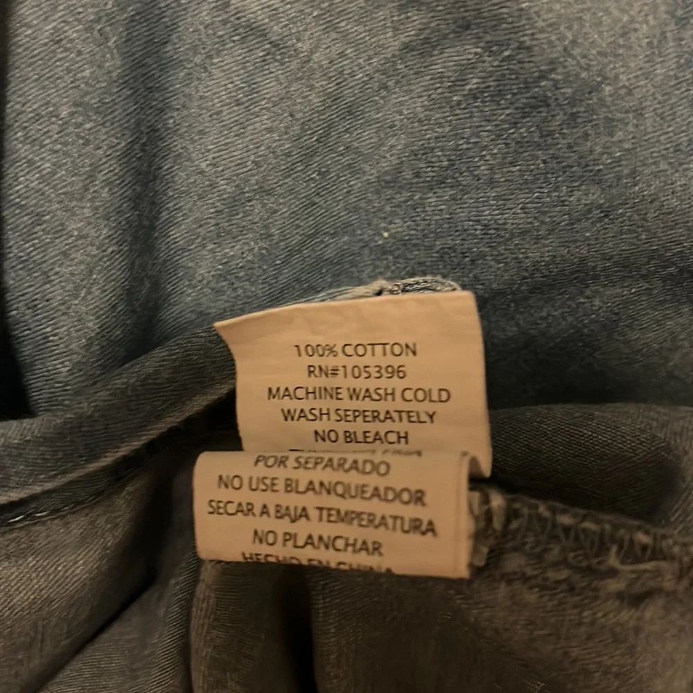 Button down - Picture 5 of 13